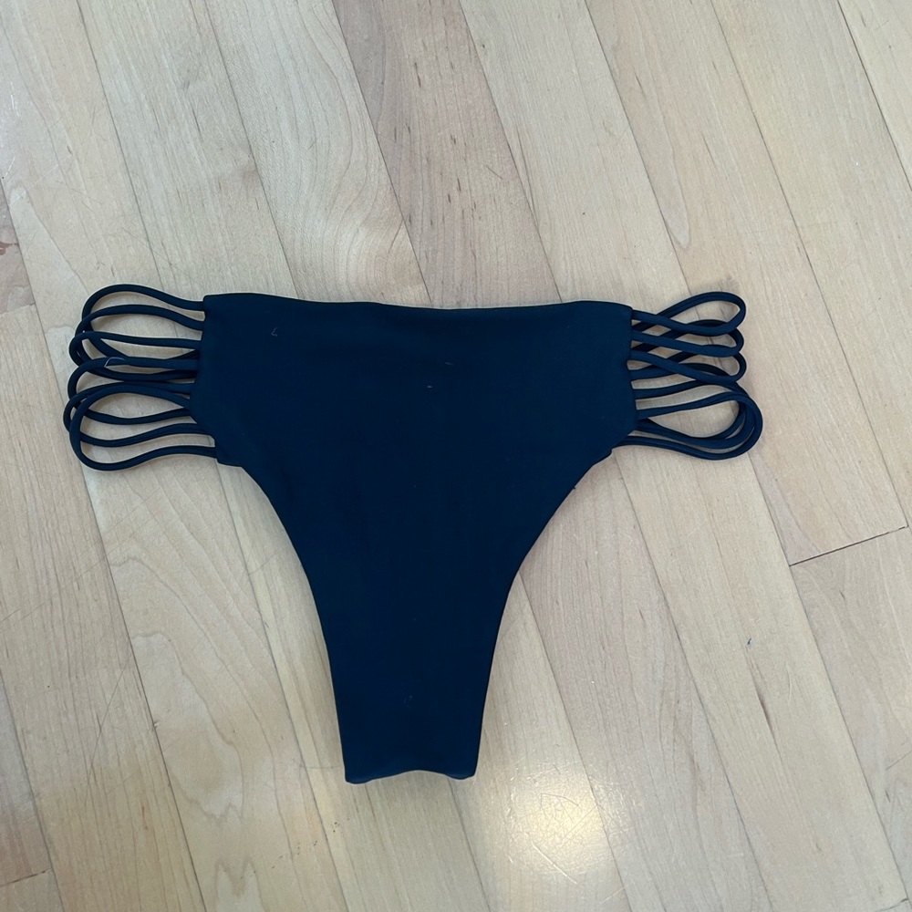 Mikoh Black Bikini Bottoms Medium